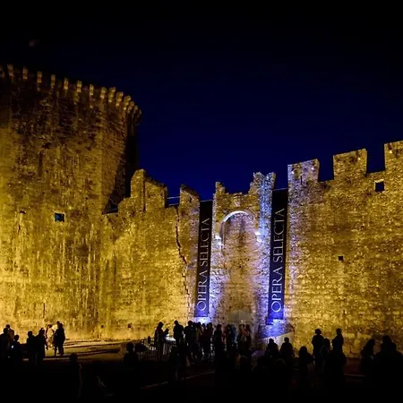 Kresimir Apartment Trogir